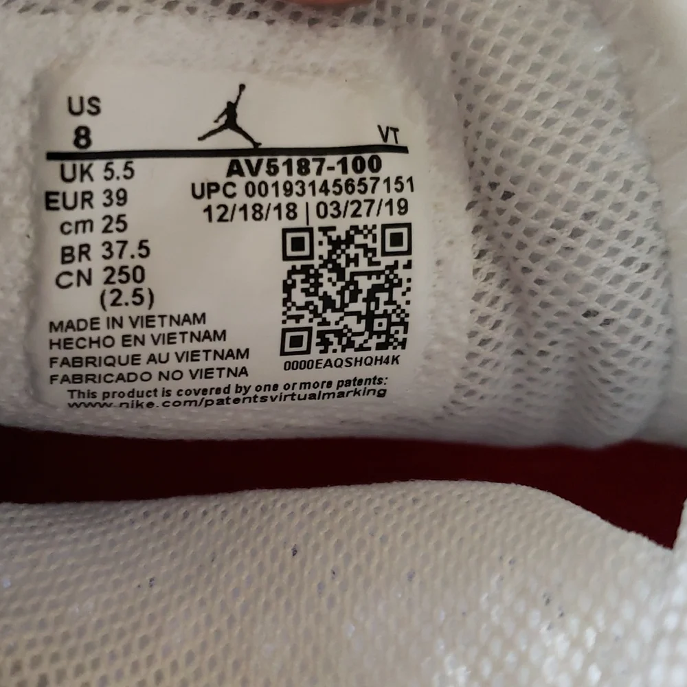 Jordan Air sneakers - Picture 6 of 8